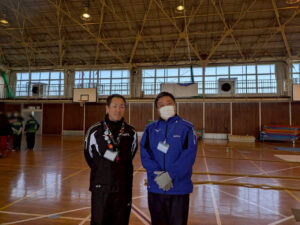 青少年相談員杯橋賀台小学校合同練習に来た相談員会長