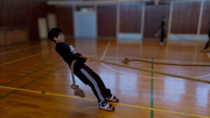 青少年相談員杯練習で綱の引き方の練習